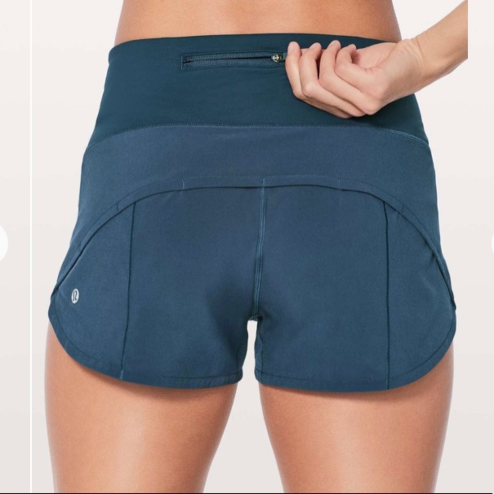 Like new! Lulu speed up high rise 2.5 shorts!
